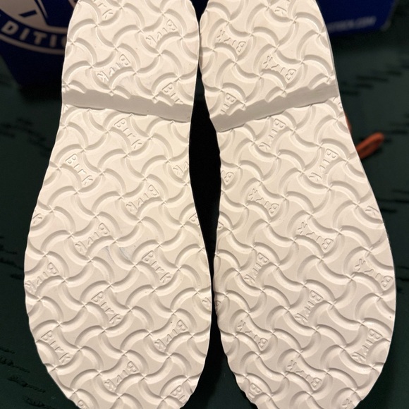 NWT Birkenstock Women Delano shoe.  Coral in color - Picture 3 of 5